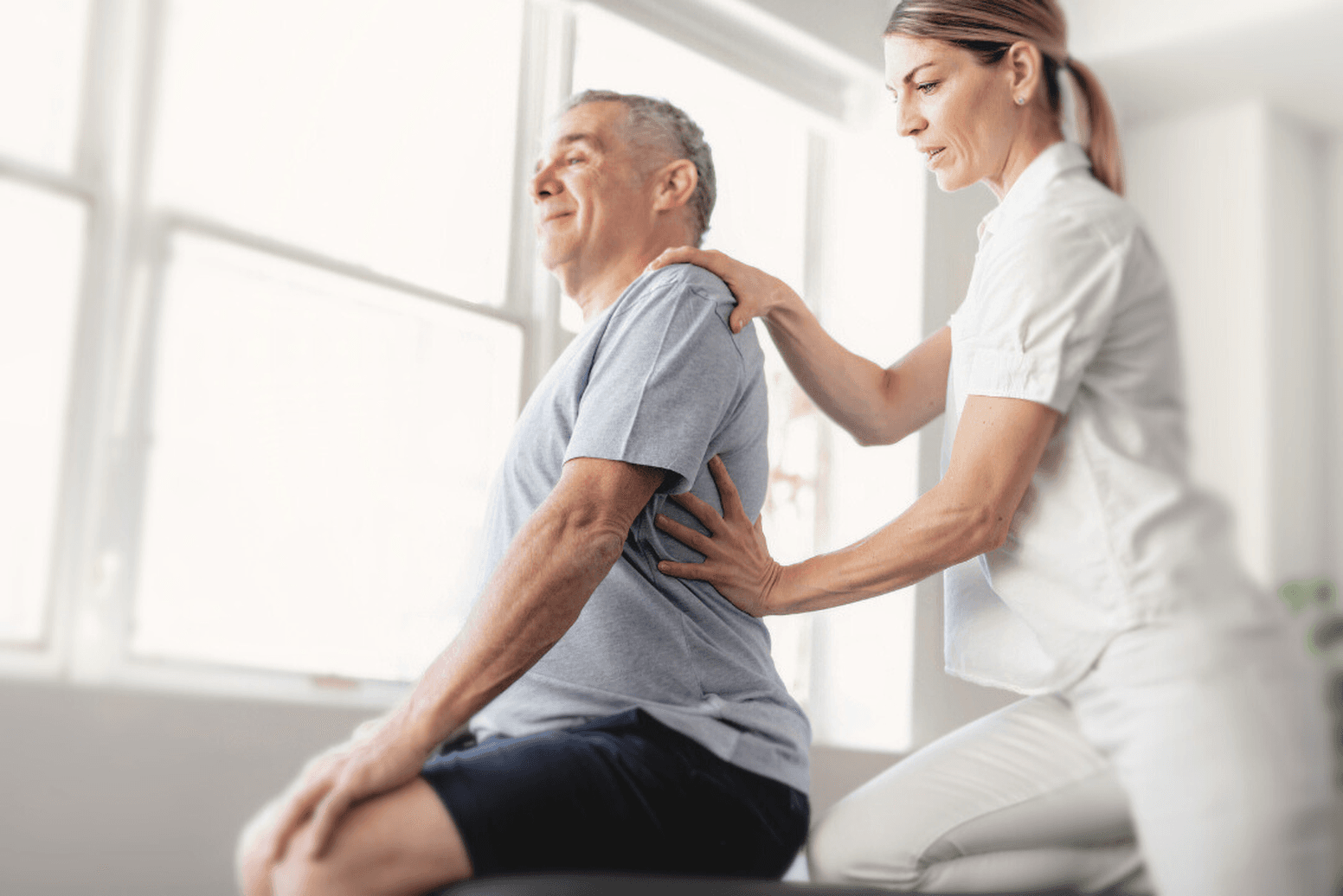 Orthopädische Behandlung Patient Ärztin